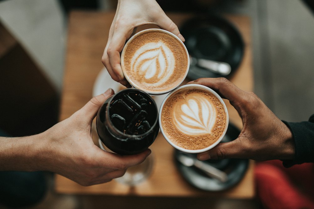 Tres cafés con arte latte